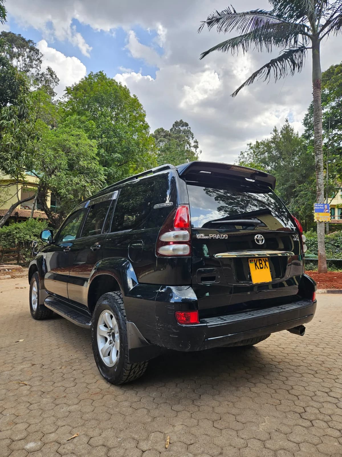 Rear view_1_anon.webp