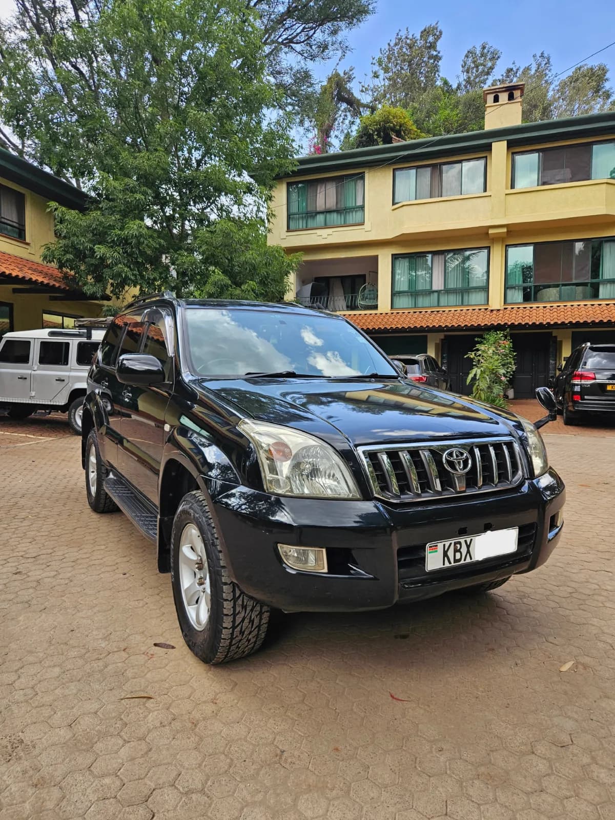 Front view_1_anon.webp